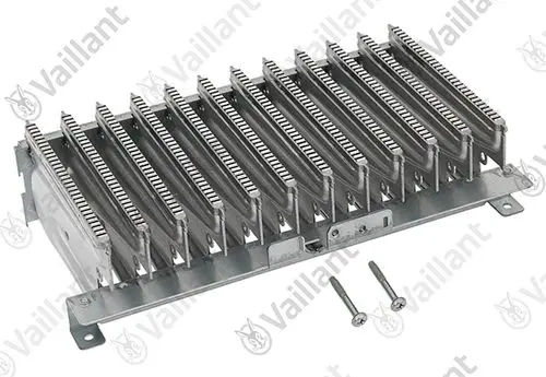 Vaillant Kammergruppe mit mehreren Metallrippen, montiert auf einer stabilen Basis, inklusive zwei Schrauben. Geeignet für spezifische Heizsystemanwendungen.